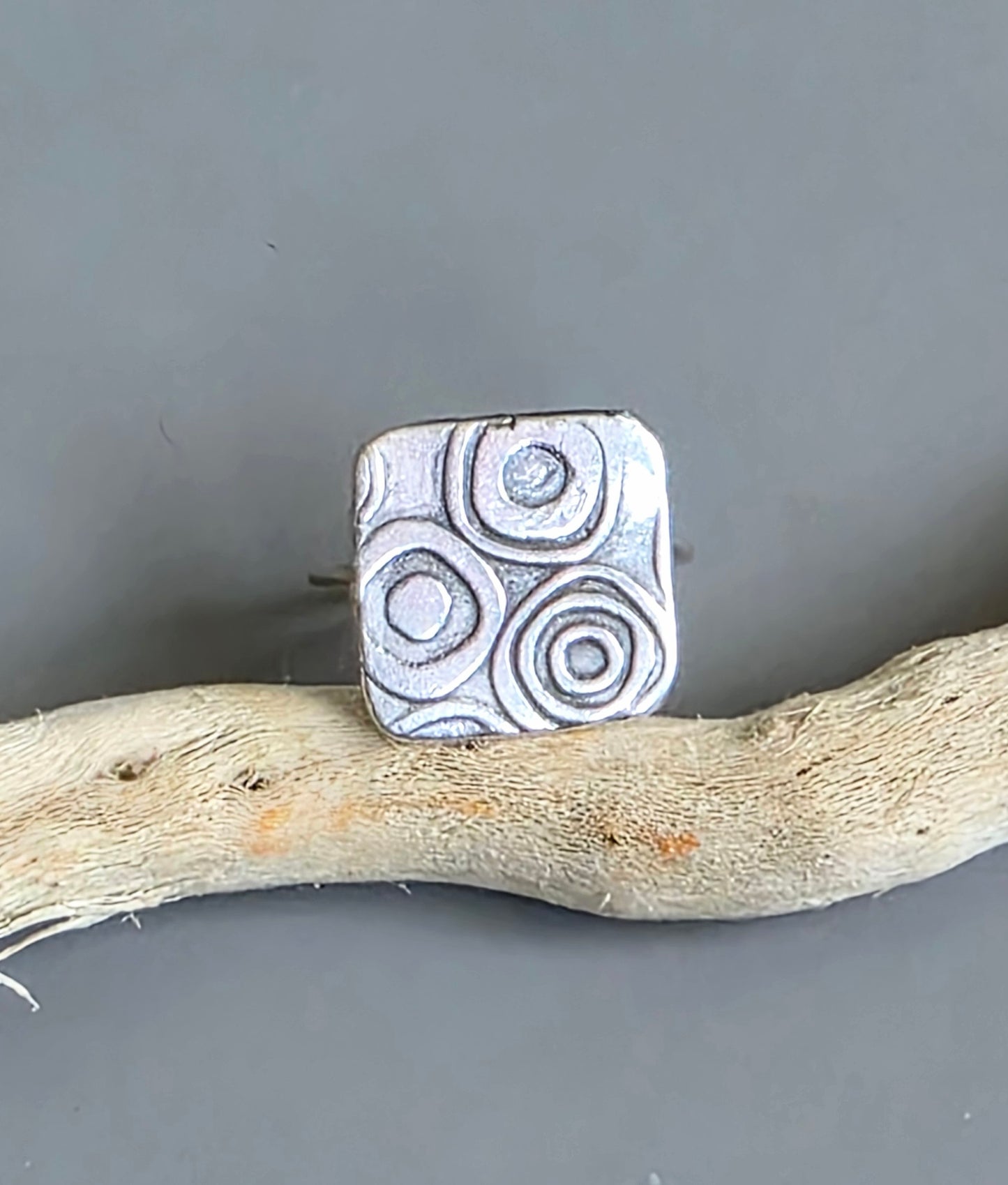 Circles Abstract Textured Ring