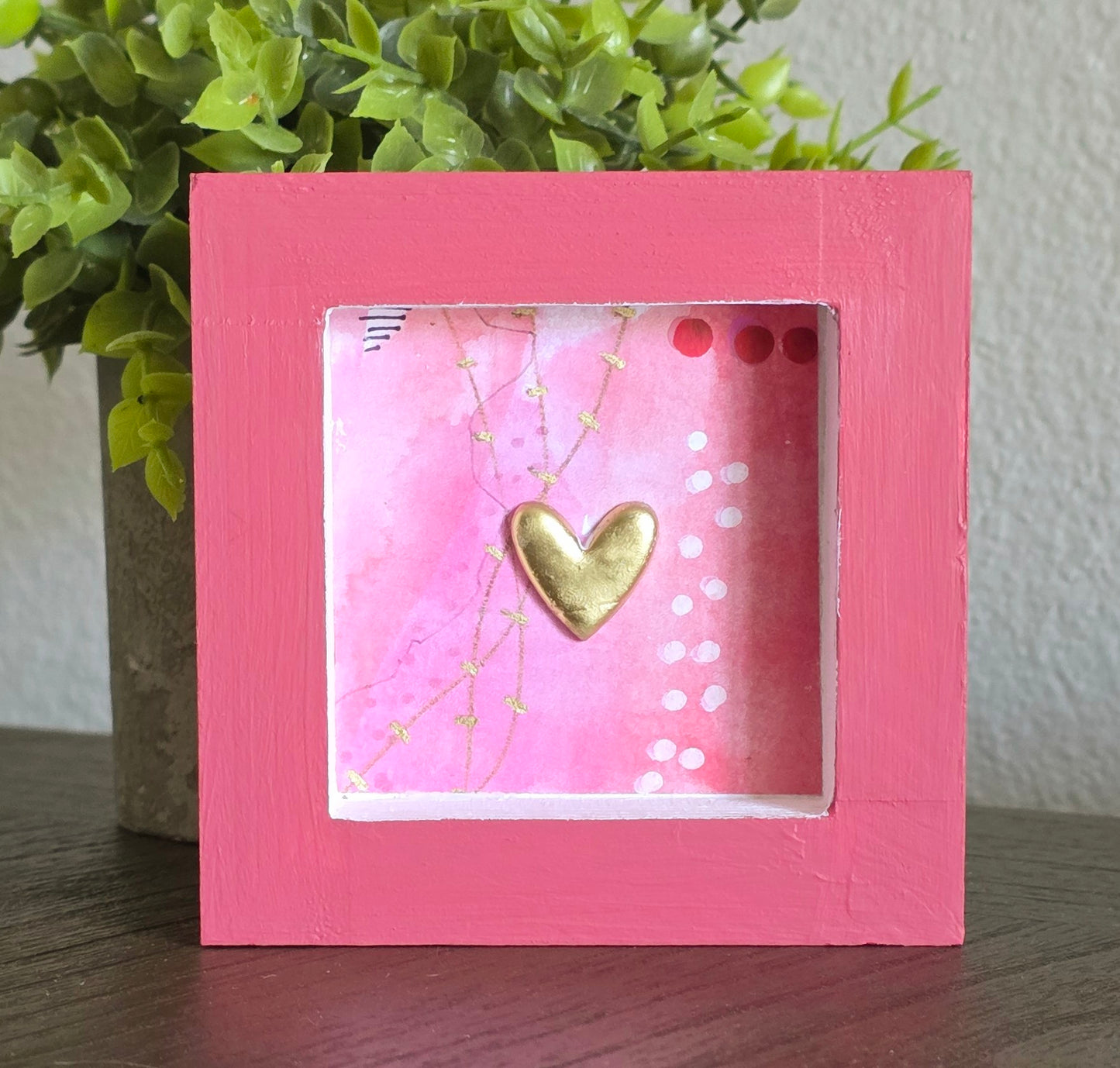 Gold Heart on Pink – 4x4 Shelf Sitter